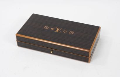 Louis VUITTON 
Cigar cabinet in wood and...