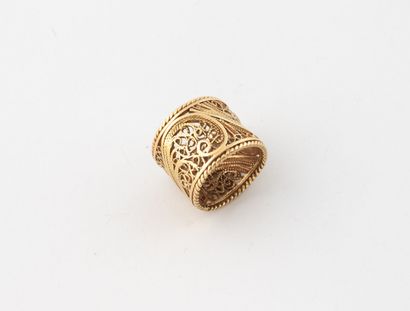 Band ring in yellow gold (585), entirely...