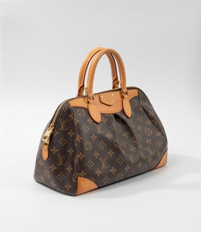 Louis VUITTON 
Ségur bag in Monogram canvas...