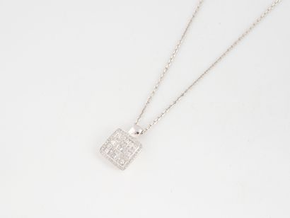 White gold (750) choker necklace featuring...