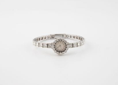 Ladies' wristwatch in white gold (750).
Round...