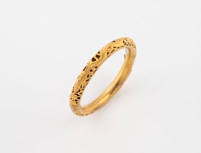 Yellow gold (585) openwork bangle with openwork...