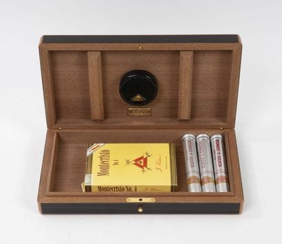 Louis VUITTON 
Cigar cabinet in wood and...