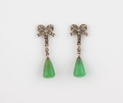 Pair of earrings in platinum (950) featuring...