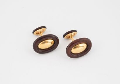 Pair of yellow gold (750) and wood cufflinks,...