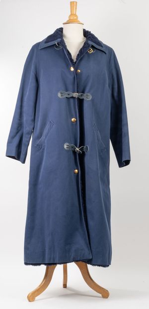 HERMES PARIS
Navy blue cotton canvas coat.
Faux-fur...