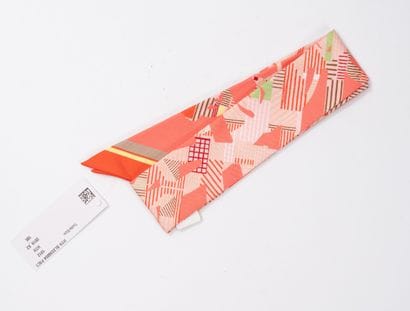 HERMES, Paris
Twilly in silk, 