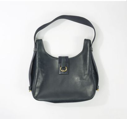 HERMES Paris
Tsako bag in navy blue box calfskin.
Unlined...