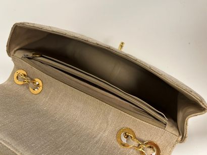 CHANEL Classique Jumbo bag with flap in natural...