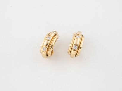 PIAGET Possession
Pair of half-shell earrings...