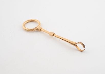 Yellow gold (750) cigarette holder. Yellow...