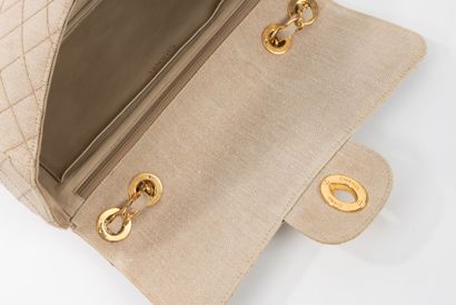 CHANEL Classique Jumbo bag with flap in natural...