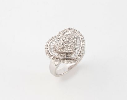 Heart-shaped white gold (750) ring set with...