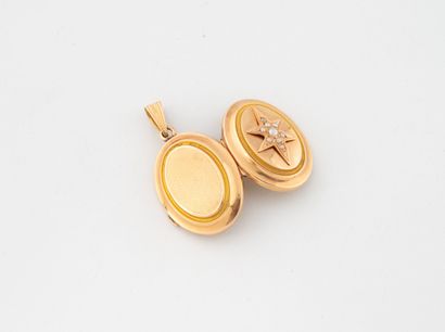 Pendentif porte-souvenir en or jaune (750)...