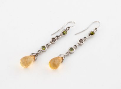 Paire de pendants d'oreilles en argent (925)...