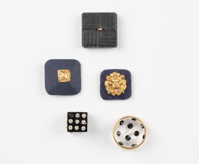attributed to CHANEL, Paris
Lot of five buttons...