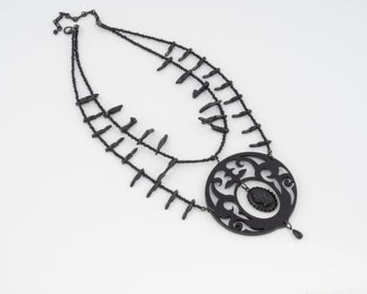 Jean Paul GAULTIER
Collier plastron en perles...