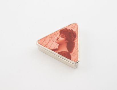 Petite boite en argent (800) triangulaire...