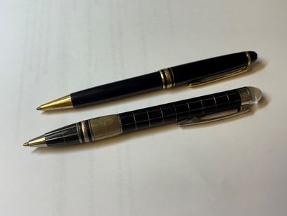 MONTBLANC
Deux stylos billes :
- un Meisterstuck...