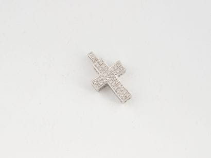 Cross pendant in white gold (750) set with...