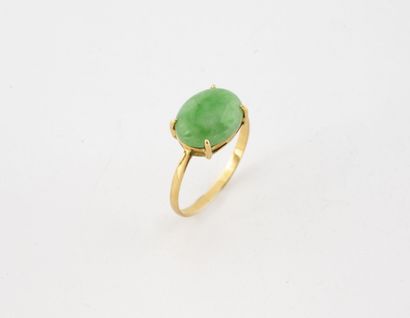 Petite bague en or jaune (750) ornée d'un...