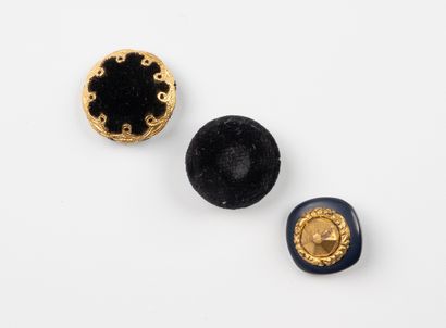 attributed to CHANEL, Paris
Three buttons,...