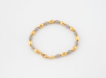 Bracelet de perles oblongues en or (750)...