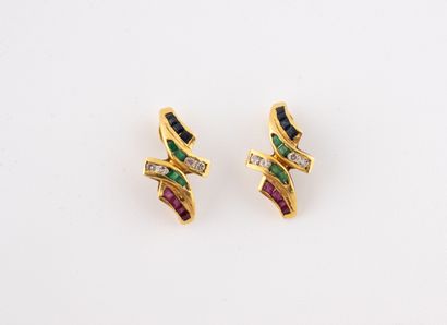 Paire de boucles d'oreilles de forme libre...