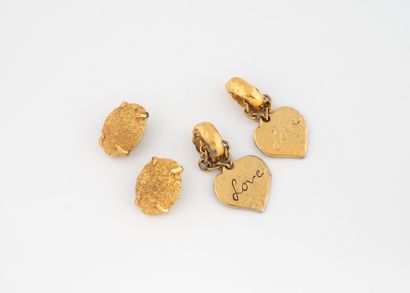 YVES SAINT LAURENT 
Lot de deux paires de...