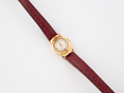 LIP 
Montre bracelet de dame. 
Boîtier en...