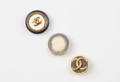 attributed to CHANEL, Paris
Three buttons...