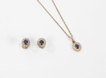 Set in yellow gold (750) set with claw-set...