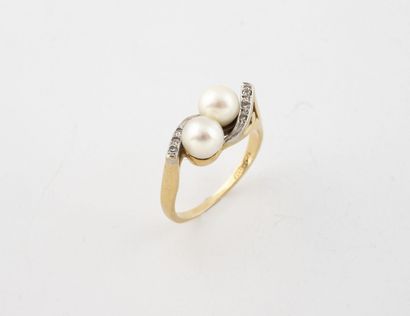Toi et Moi ring in yellow gold (585) adorned...