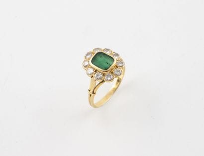 Yellow gold (750) marguerite ring set with...