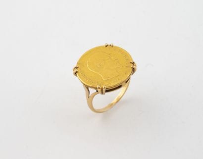Yellow gold (750) ring set with a 10-franc...