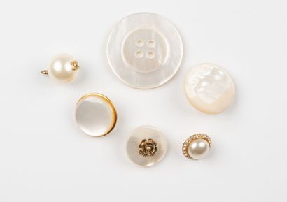 attributed to CHANEL, Paris
Six imitation...