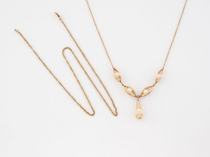 Lot including : 
- Yellow gold (375) torse...