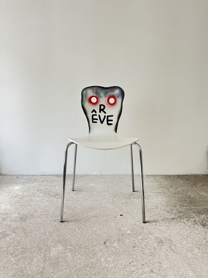 rêve - second-hand chair customized by cutting...
