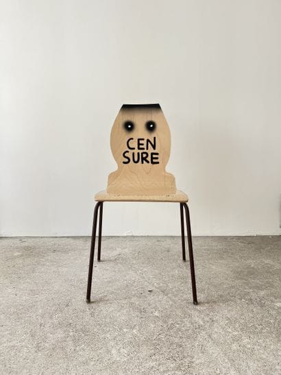 censure - chaise d'occasion customisée par...