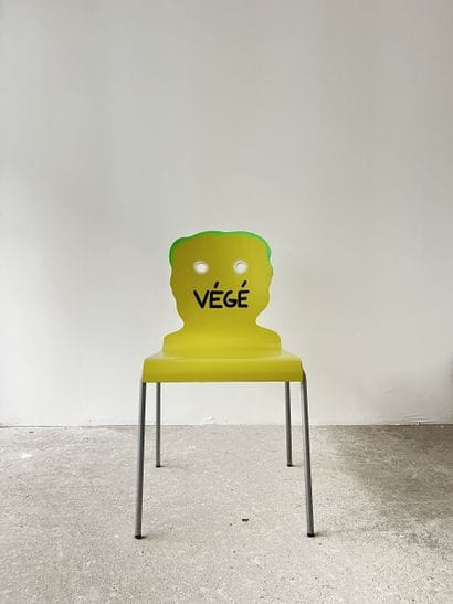 végé - chaise d'occasion customisée par découpe...