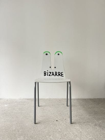 bizarre - chaise d'occasion customisée par...