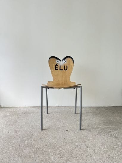 élu - second-hand chair customized by cutting...