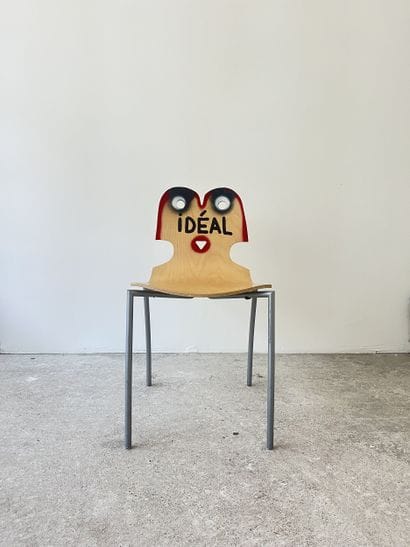 idéal - second-hand chair customized by cutting...