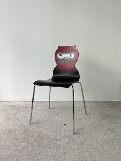 hero - second-hand chair customized by cutting...