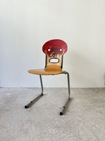 boycott - chaise d'occasion customisée par...