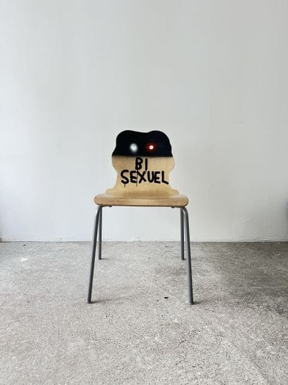 bisexuel - chaise d'occasion customisée par...