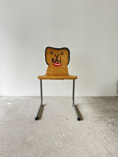 VRAI - chaise d'occasion customisée par découpe...