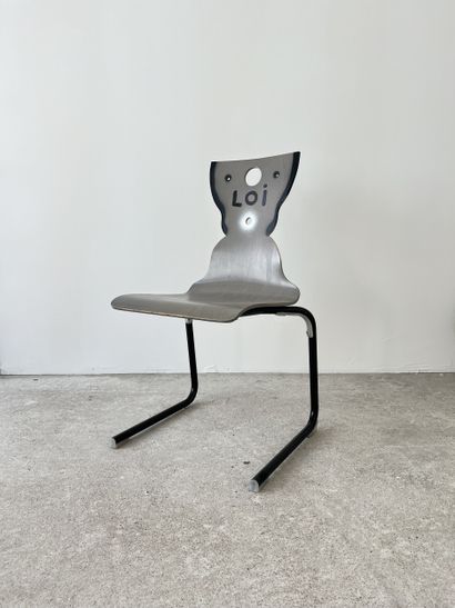 loi - second-hand chair customized by cutting...