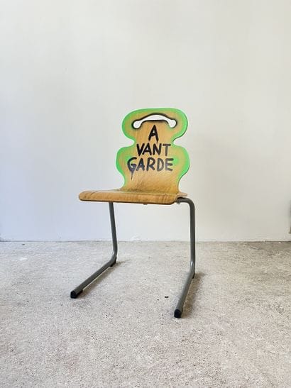 avant-garde - chaise d'occasion customisée...