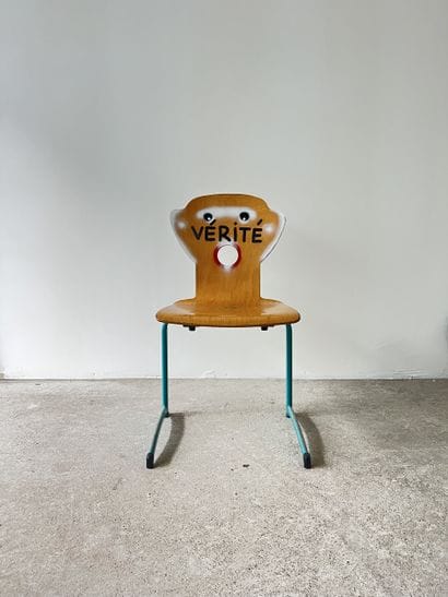 vérité - chaise d'occasion customisée par...